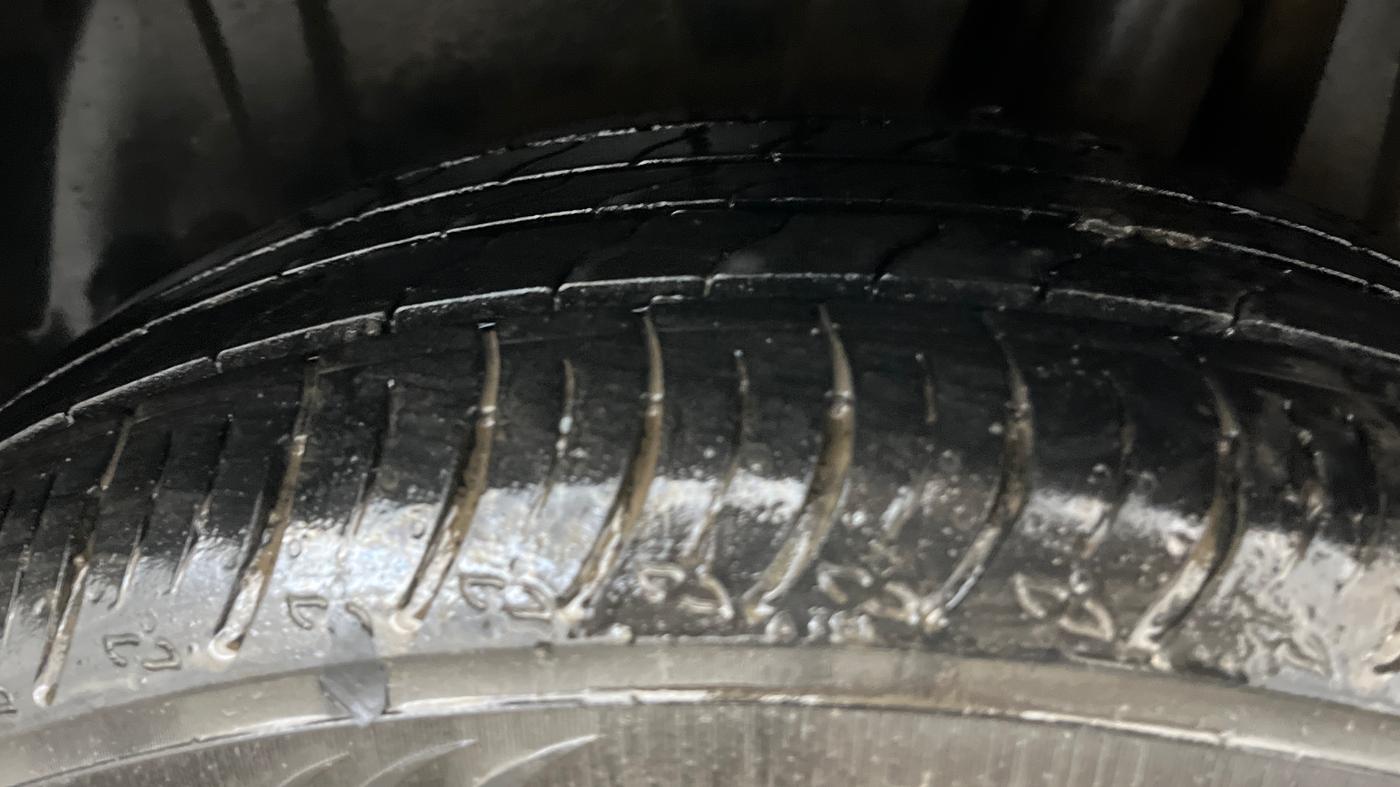 2022 Maruti XL6 ALPHA MT, Petrol, Manual, 37,161 km, Left Rear Tyre Tread