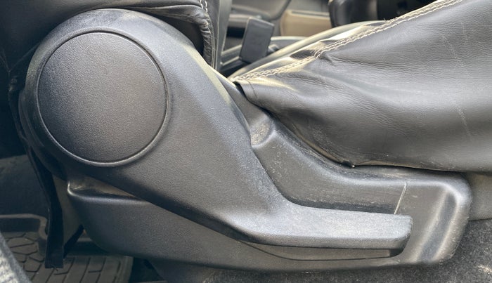 2023 Maruti Swift LXI, Petrol, Manual, 23,607 km, Driver Side Adjustment Panel