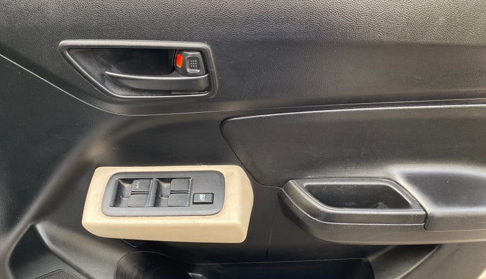 2023 Maruti Swift LXI, Petrol, Manual, 23,607 km, Driver Side Door Panels Control