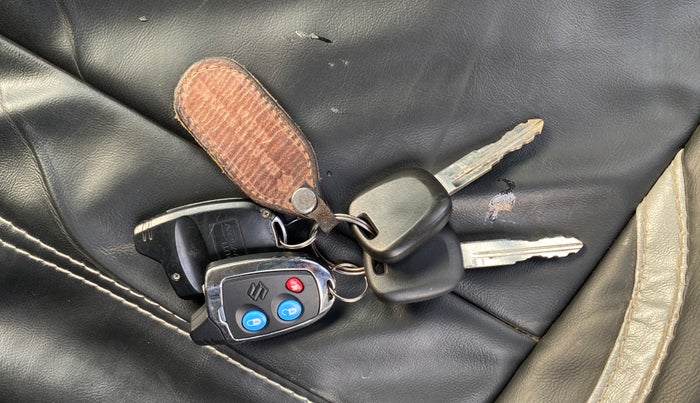 2023 Maruti Swift LXI, Petrol, Manual, 23,607 km, Key Close Up