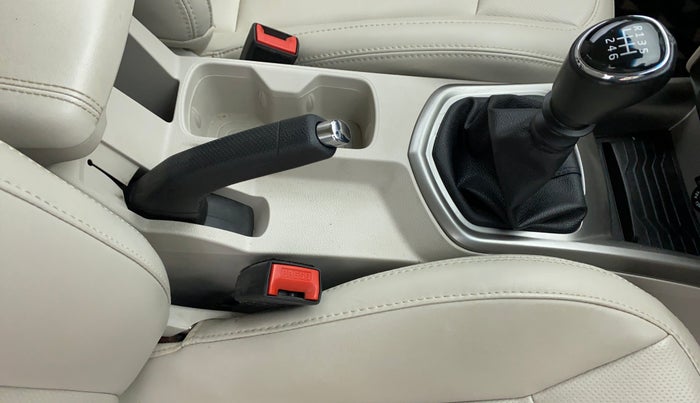 2021 Mahindra XUV300 1.2 W8 OPT, Petrol, Manual, 13,215 km, Gear Lever
