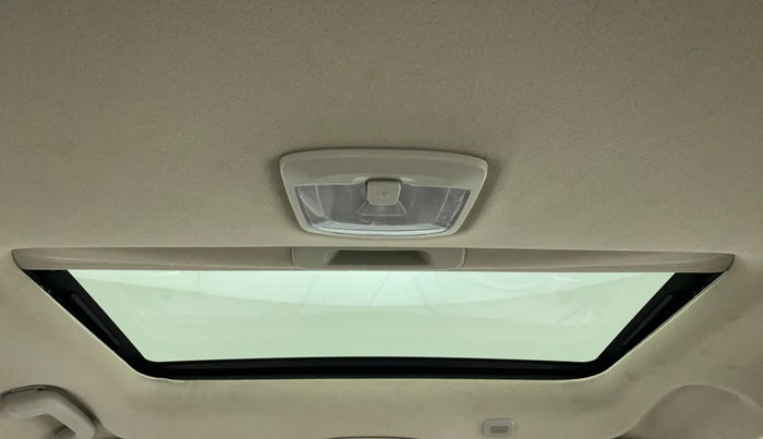 2021 Mahindra XUV300 1.2 W8 OPT, Petrol, Manual, 13,215 km, Moonroof/ Sunroof