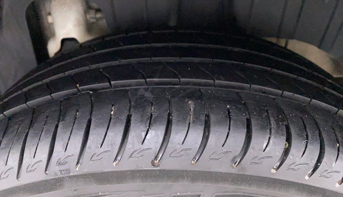 2021 Mahindra XUV300 1.2 W8 OPT, Petrol, Manual, 13,215 km, Left Rear Tyre Tread