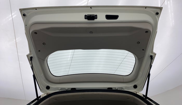 2021 Mahindra XUV300 1.2 W8 OPT, Petrol, Manual, 13,215 km, Boot Door Open