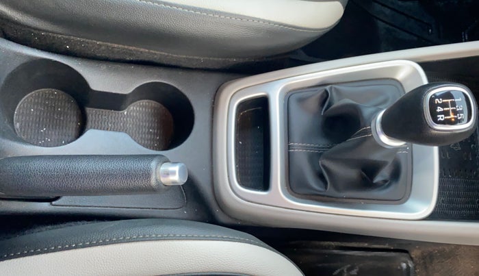 2024 Hyundai VENUE SX 1.2 PETROL, CNG, Manual, 31,232 km, Gear Lever