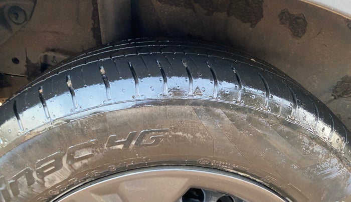 2024 Hyundai VENUE SX 1.2 PETROL, CNG, Manual, 31,232 km, Right Rear Tyre Tread