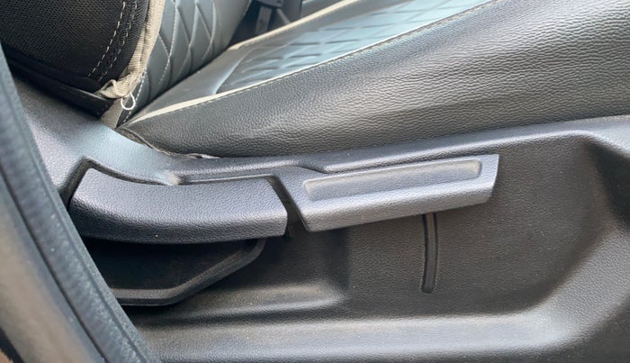 2024 Hyundai VENUE SX 1.2 PETROL, CNG, Manual, 31,232 km, Driver Side Adjustment Panel