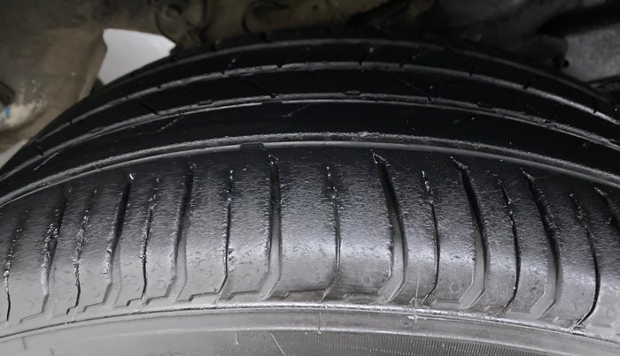 2020 Hyundai VENUE 1.0L Turbo GDI SX MT, Petrol, Manual, 21,257 km, Left Rear Tyre Tread