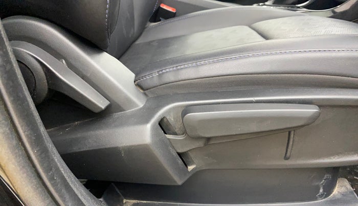 2023 Tata ALTROZ XZA PLUS DARK EDTION, Petrol, Automatic, 28,566 km, Driver Side Adjustment Panel