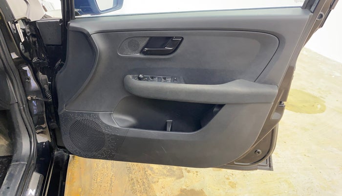 2023 Tata ALTROZ XZA PLUS DARK EDTION, Petrol, Automatic, 28,566 km, Driver Side Door Panels Control