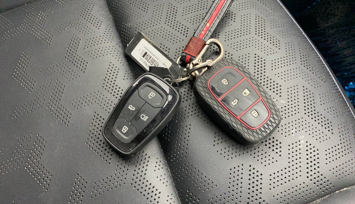 2023 Tata ALTROZ XZA PLUS DARK EDTION, Petrol, Automatic, 28,566 km, Key Close Up