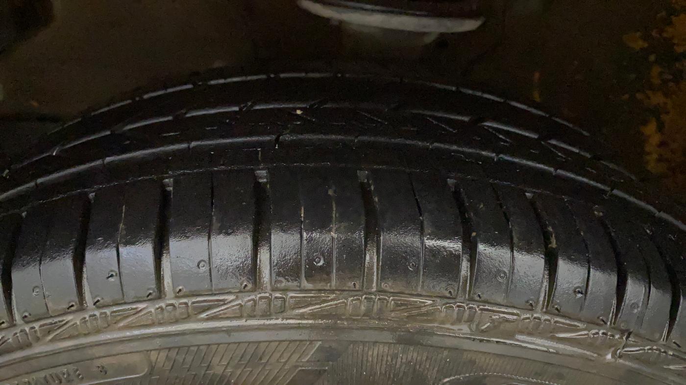 2021 Maruti S PRESSO VXI PLUS AMT, Petrol, Automatic, 73,896 km, Left Front Tyre Tread