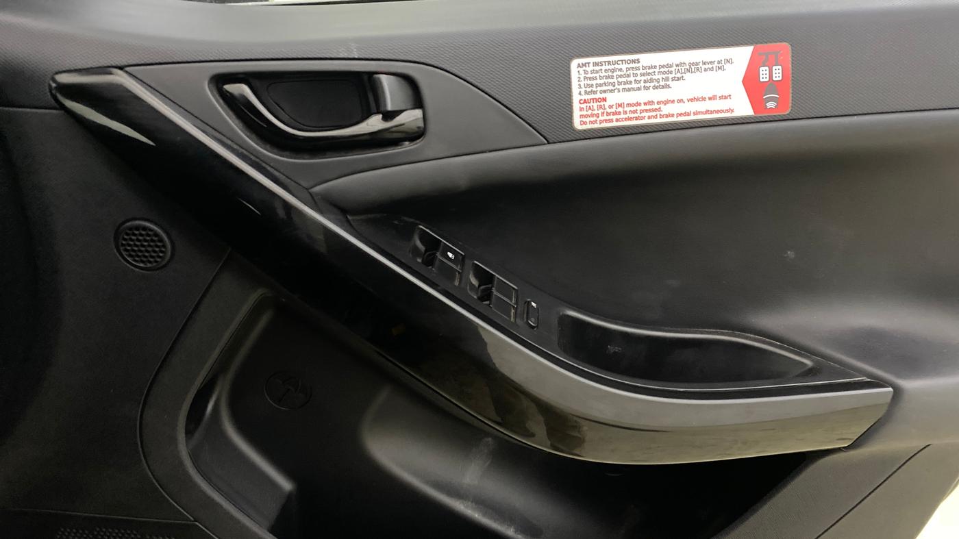 2022 Tata NEXON XZA PLUS PETROL DARK EDITION, Petrol, Automatic, 63,739 km, Driver Side Door Panels Control