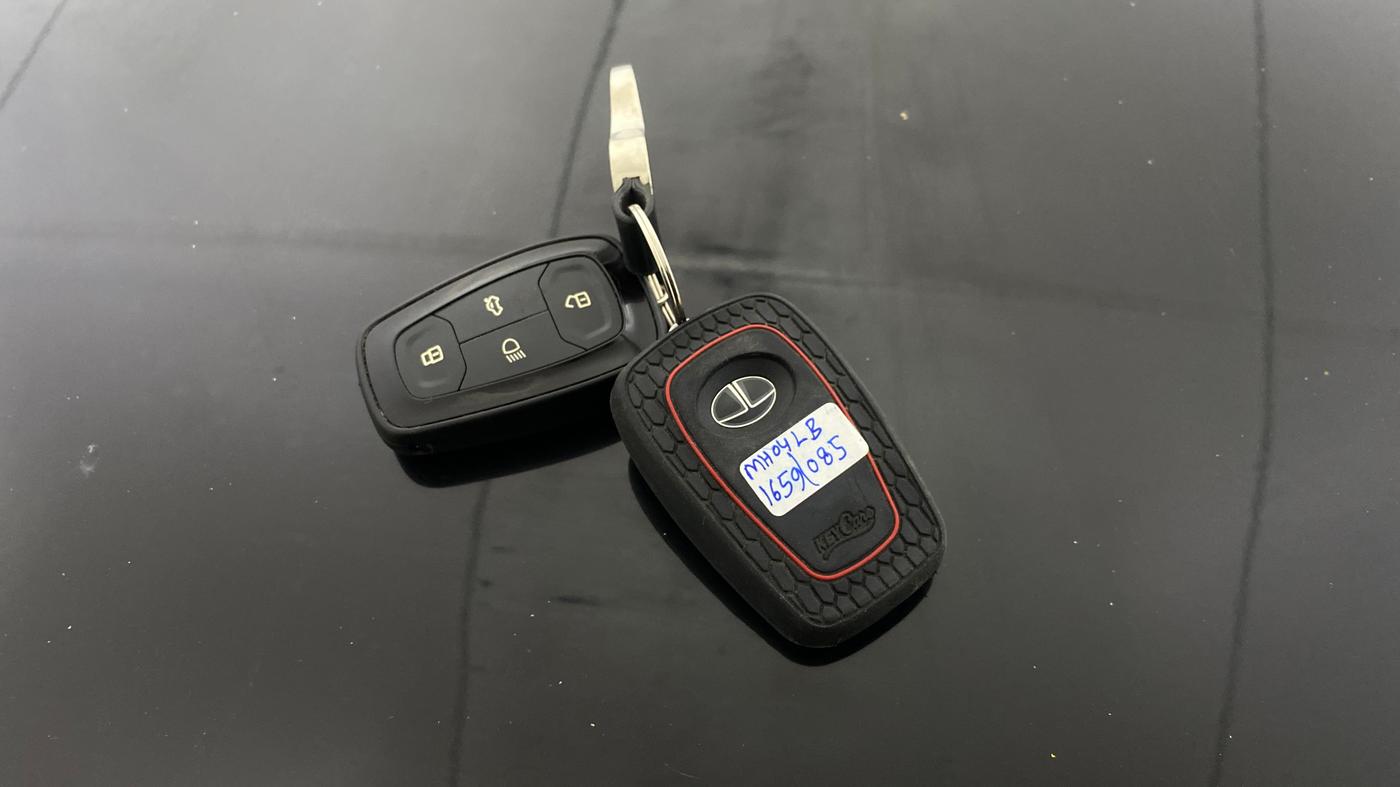 2022 Tata NEXON XZA PLUS PETROL DARK EDITION, Petrol, Automatic, 63,739 km, Key Close Up