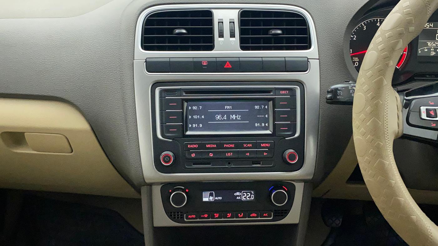 2015 Volkswagen Vento HIGHLINE 1.6 MPI, Petrol, Manual, 76,528 km, Air Conditioner