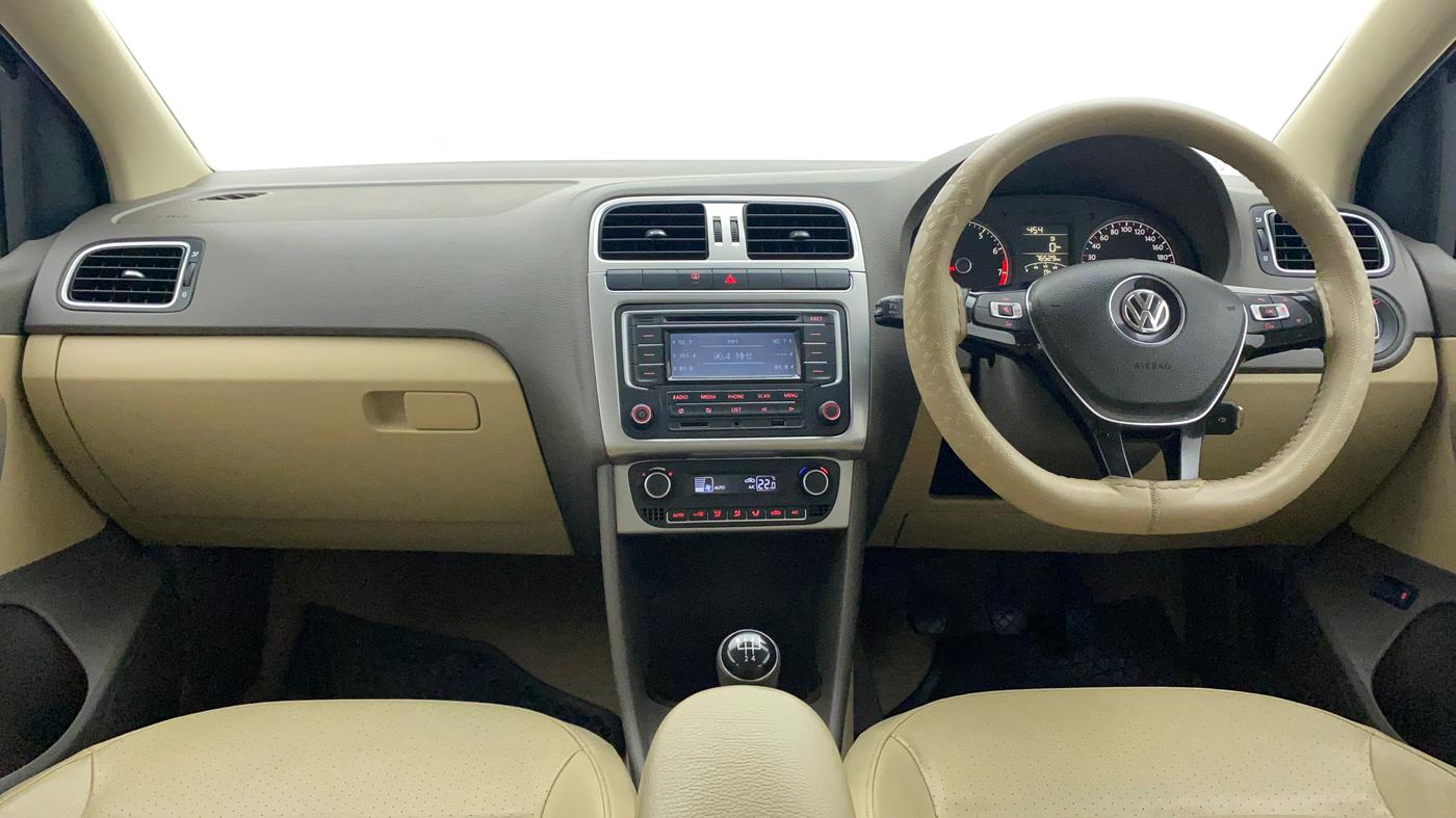 2015 Volkswagen Vento HIGHLINE 1.6 MPI, Petrol, Manual, 76,528 km, Dashboard