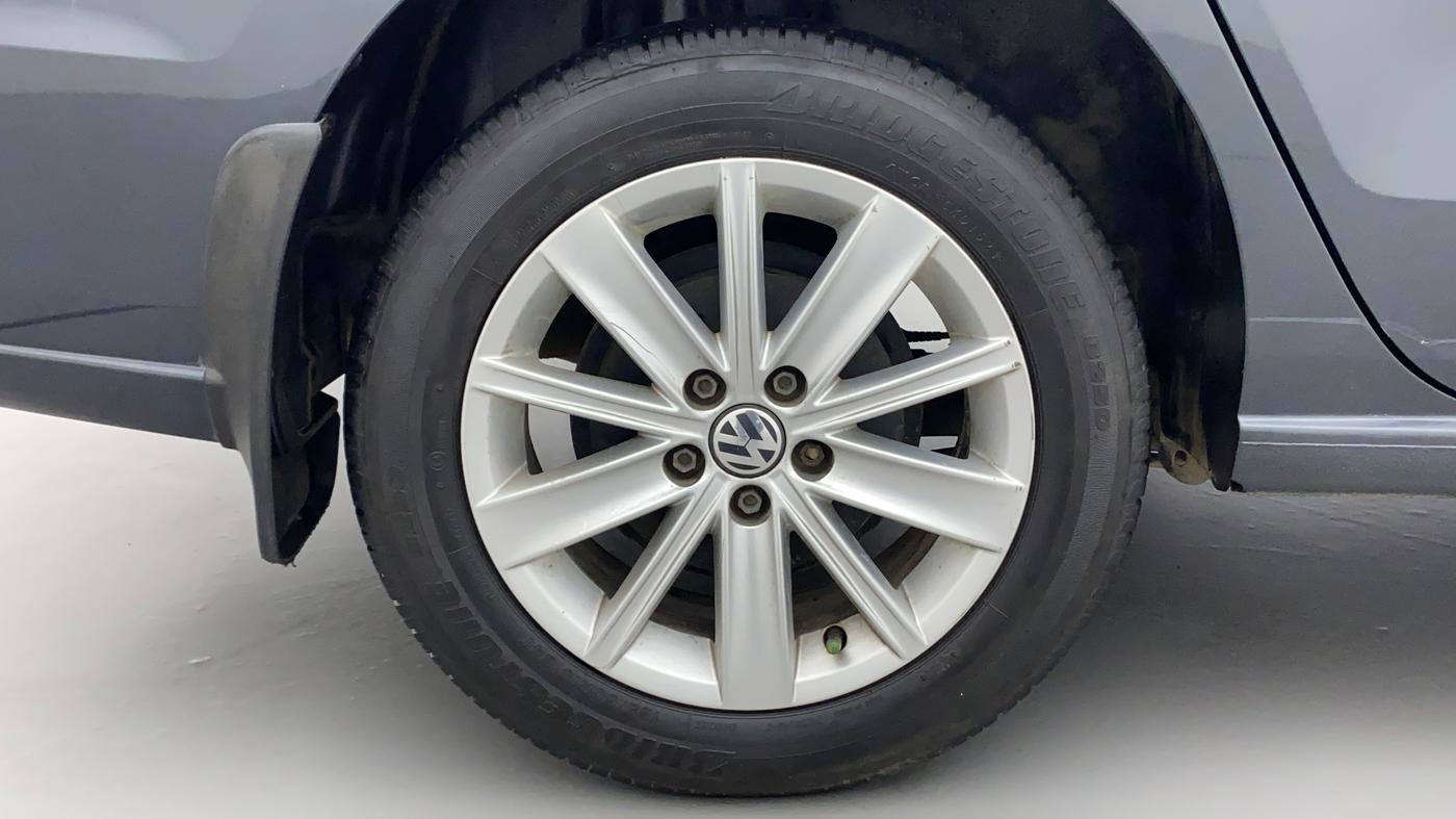 2015 Volkswagen Vento HIGHLINE 1.6 MPI, Petrol, Manual, 76,528 km, Right Rear Wheel