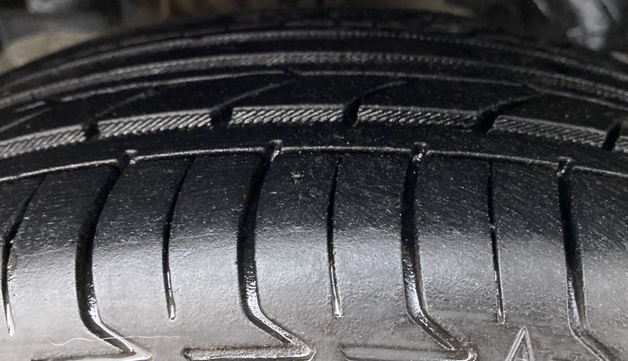 2019 Ford Figo Aspire TREND PLUS CNG, CNG, Manual, 48,025 km, Right Front Tyre Tread