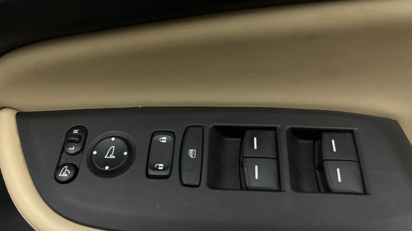 2022 Honda City 1.5L I-VTEC ZX, Petrol, Manual, 38,838 km, Driver Side Door Panels Control