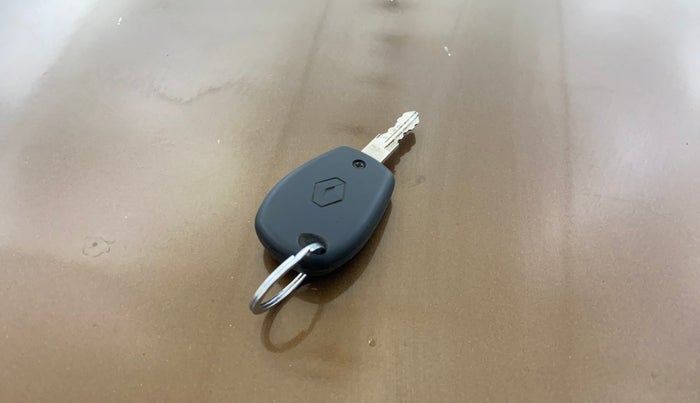 2013 Renault Duster 85 PS RXE DIESEL, Diesel, Manual, 1,00,493 km, Key Close Up