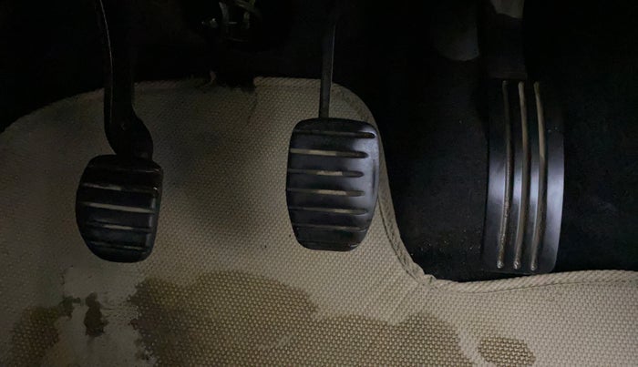 2013 Renault Duster 85 PS RXE DIESEL, Diesel, Manual, 1,00,493 km, Pedals