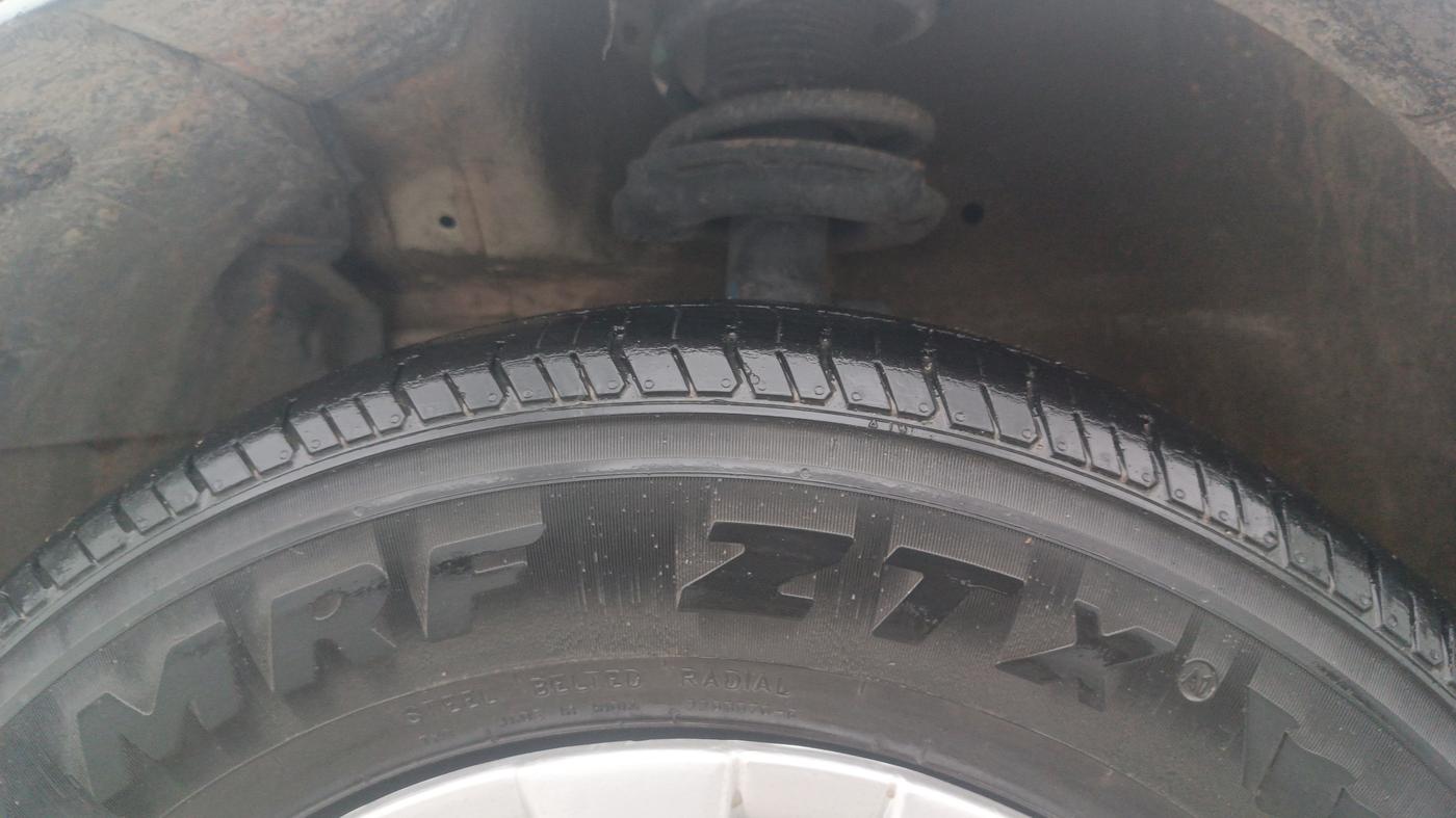 2014 Maruti Swift VXI, Petrol, Manual, 1,19,088 km, Left Front Tyre Tread