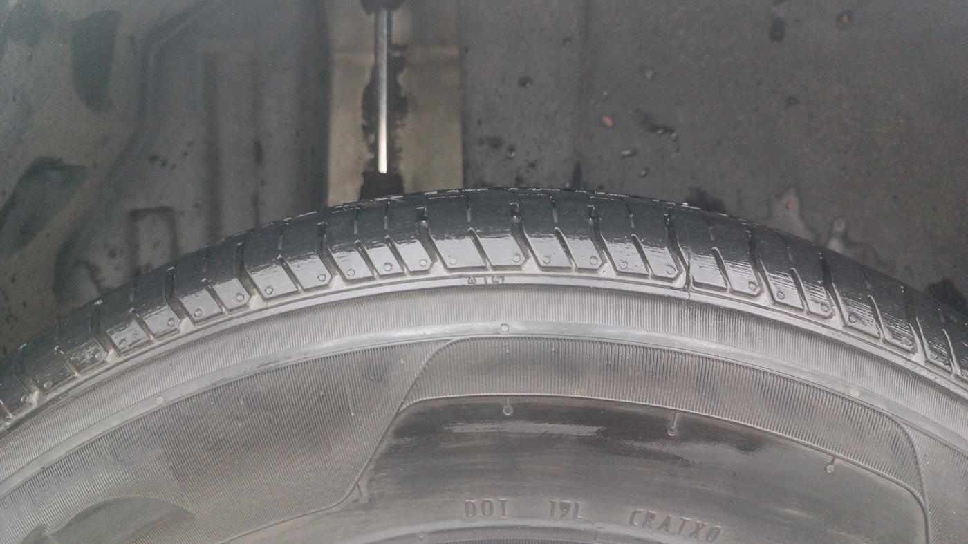 2014 Maruti Swift VXI, Petrol, Manual, 1,19,088 km, Right Rear Tyre Tread