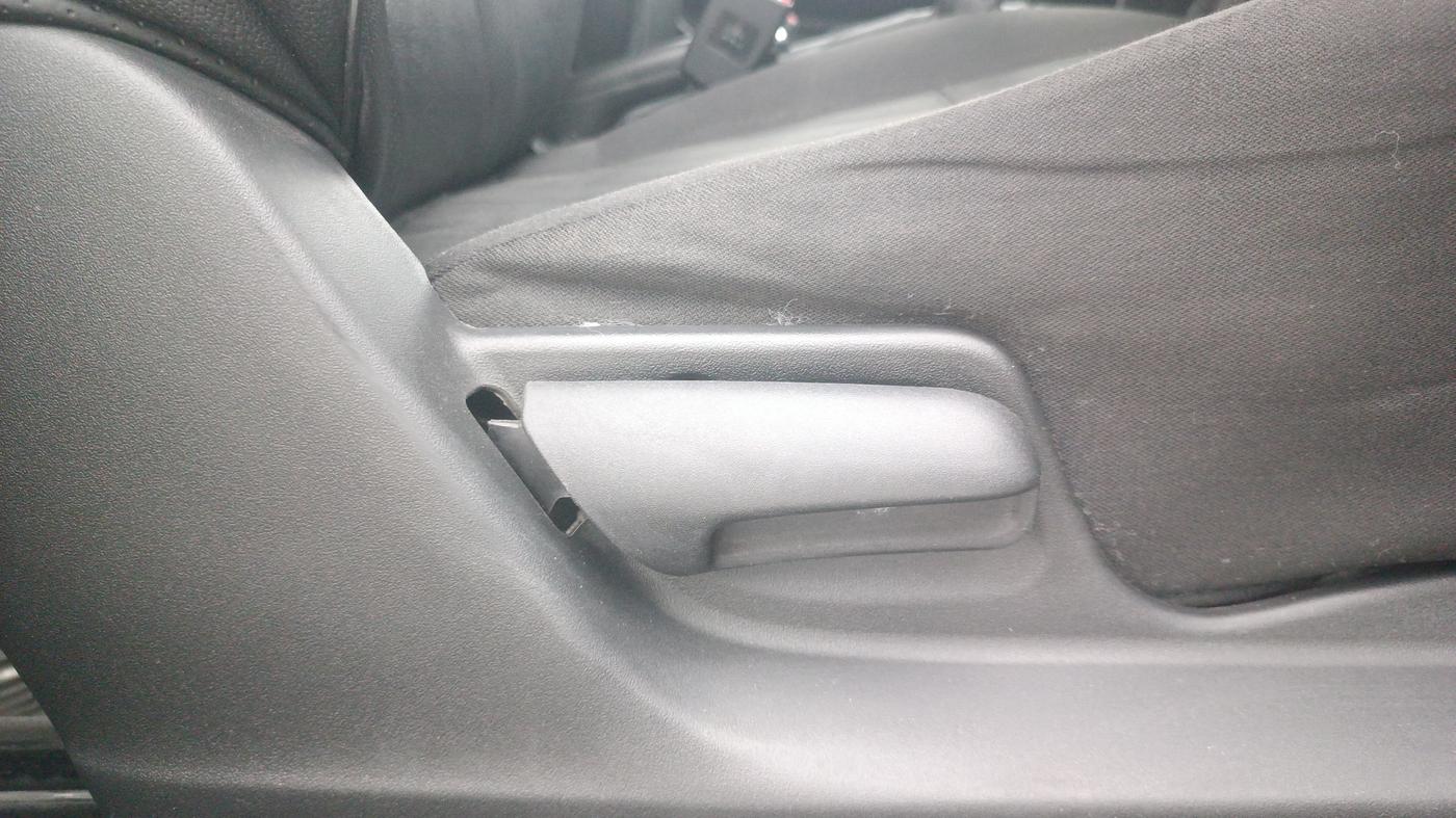 2014 Maruti Swift VXI, Petrol, Manual, 1,19,088 km, Driver Side Adjustment Panel