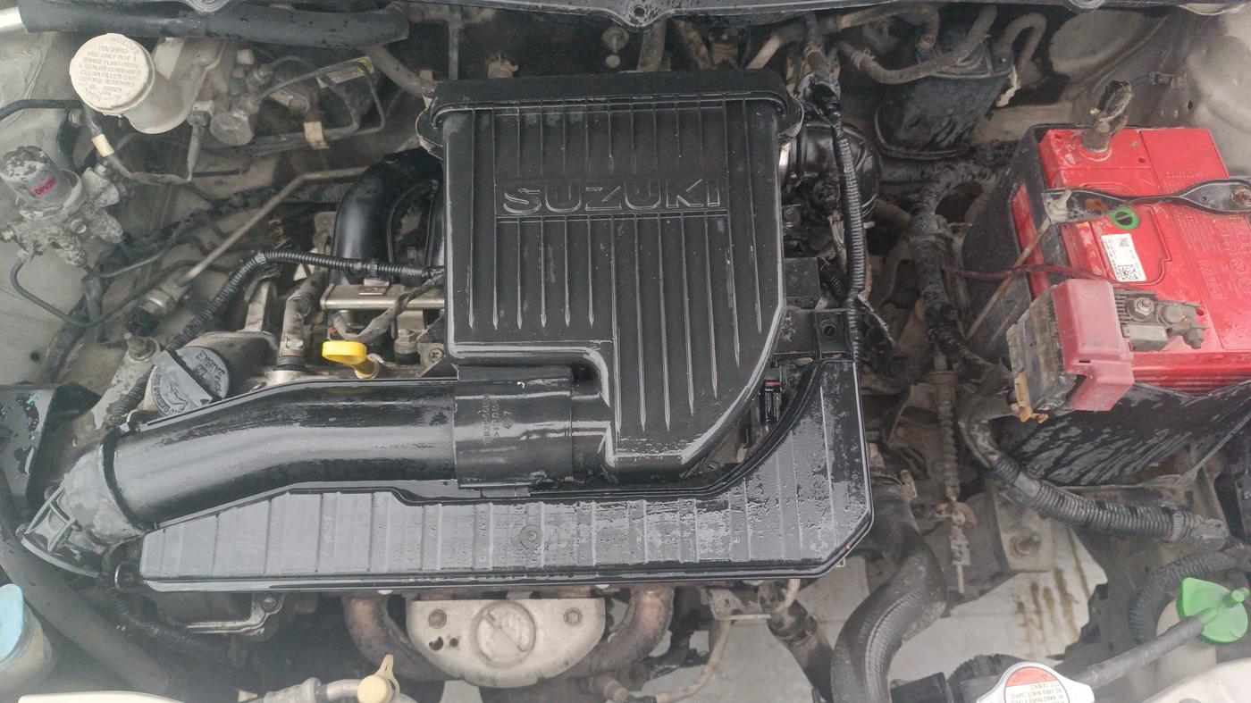 2014 Maruti Swift VXI, Petrol, Manual, 1,19,088 km, Engine View