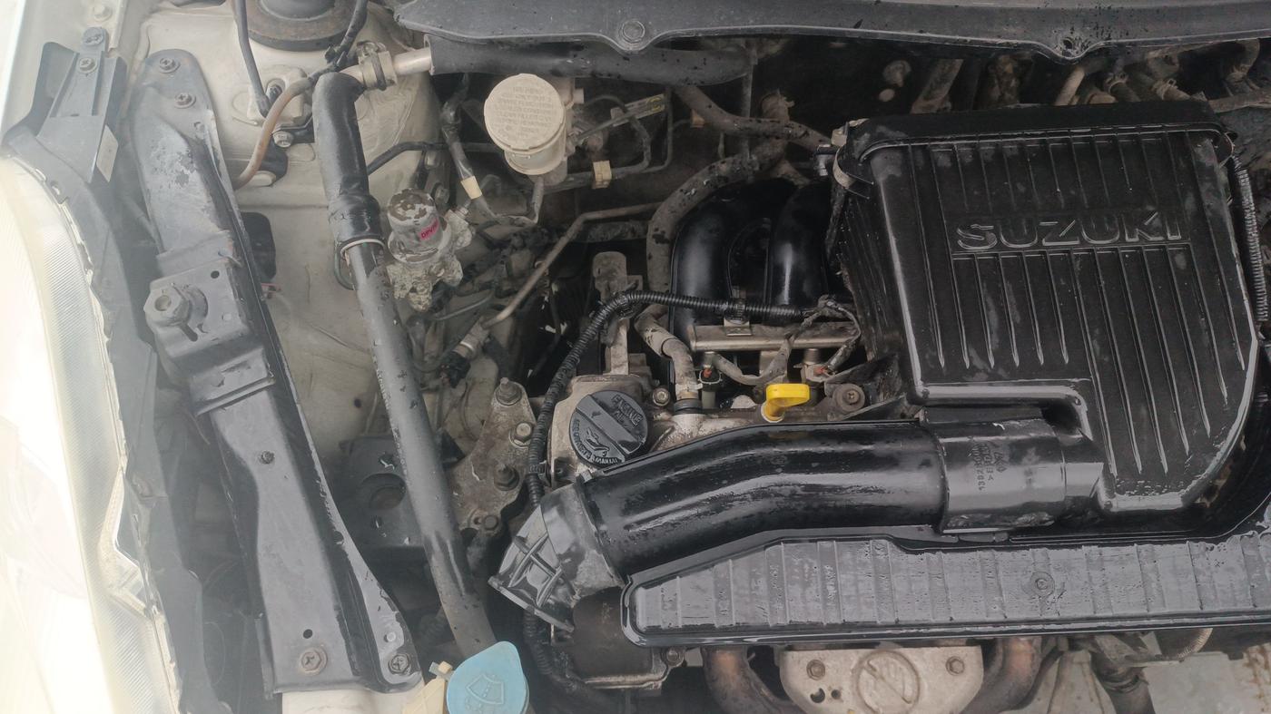 2014 Maruti Swift VXI, Petrol, Manual, 1,19,088 km, Engine View - Right