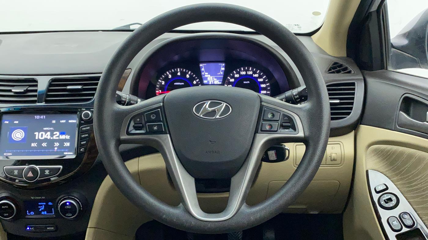 2017 Hyundai Verna 1.6 VTVT SX, Petrol, Manual, 37,308 km, Steering Wheel Close Up