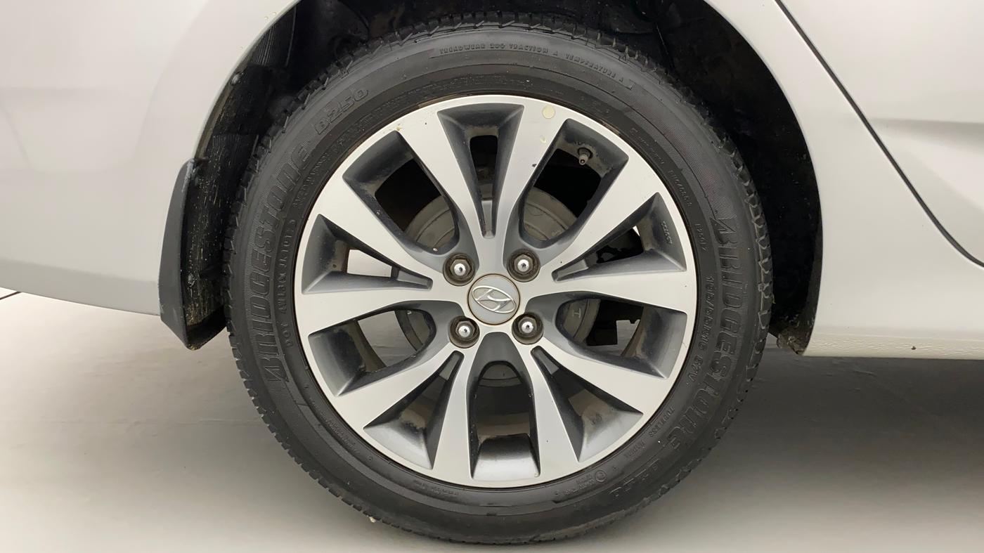 2017 Hyundai Verna 1.6 VTVT SX, Petrol, Manual, 37,308 km, Right Rear Wheel