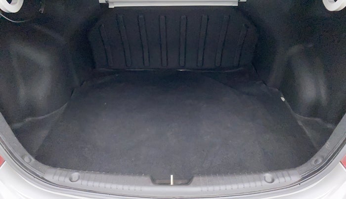 2017 Hyundai Verna 1.6 VTVT SX, Petrol, Manual, 37,308 km, Boot Inside