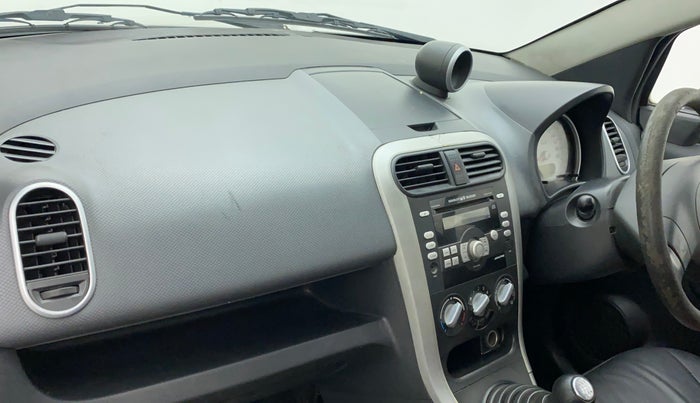 2012 Maruti Ritz VXI, Petrol, Manual, 87,214 km, Dashboard - Minor damage