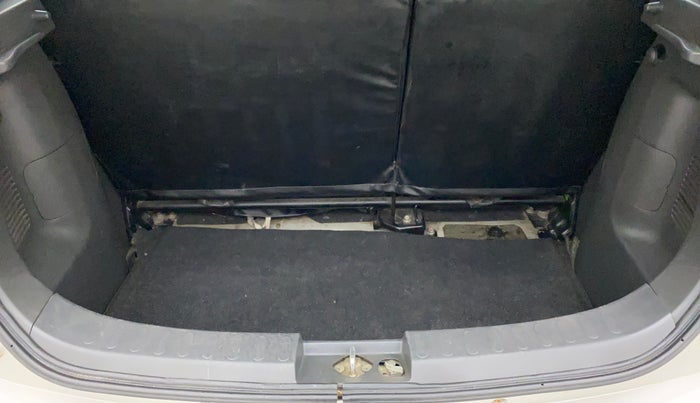 2012 Maruti Ritz VXI, Petrol, Manual, 87,214 km, Dicky (Boot door) - Parcel tray missing