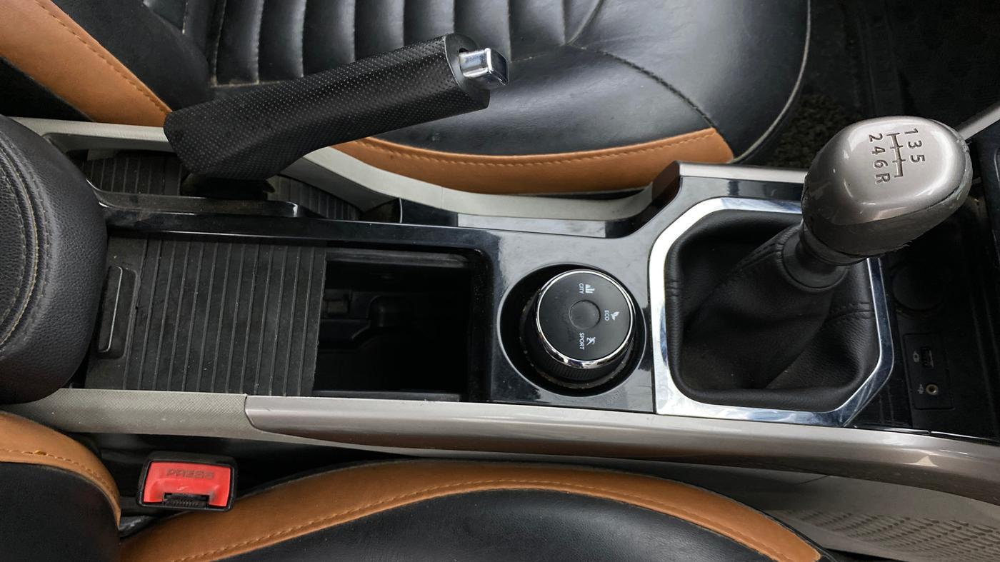 2019 Tata NEXON XZ PLUS PETROL DUAL TONE, CNG, Manual, 89,322 km, Gear Lever