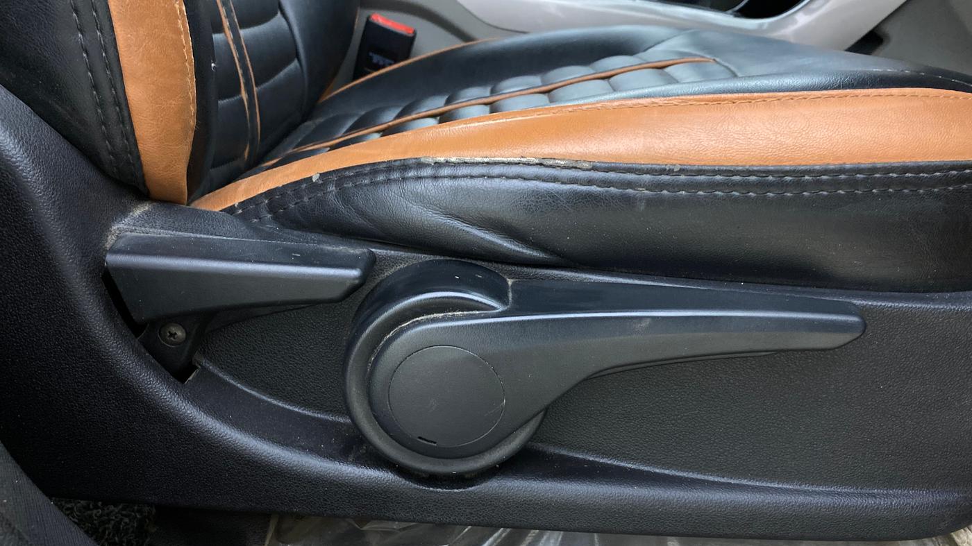2019 Tata NEXON XZ PLUS PETROL DUAL TONE, CNG, Manual, 89,322 km, Driver Side Adjustment Panel