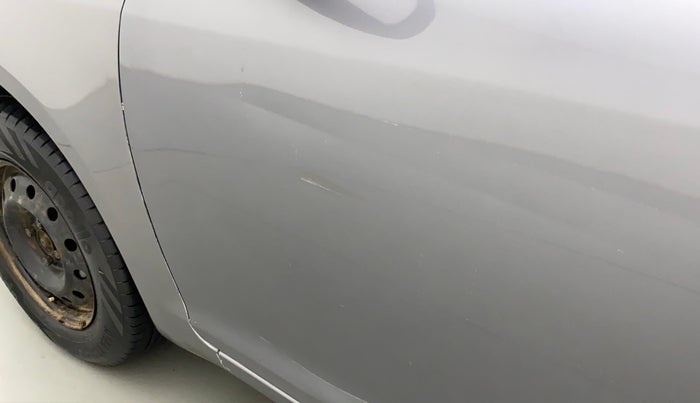 2015 Maruti Swift VXI, Petrol, Manual, 88,863 km, Front passenger door - Slightly dented