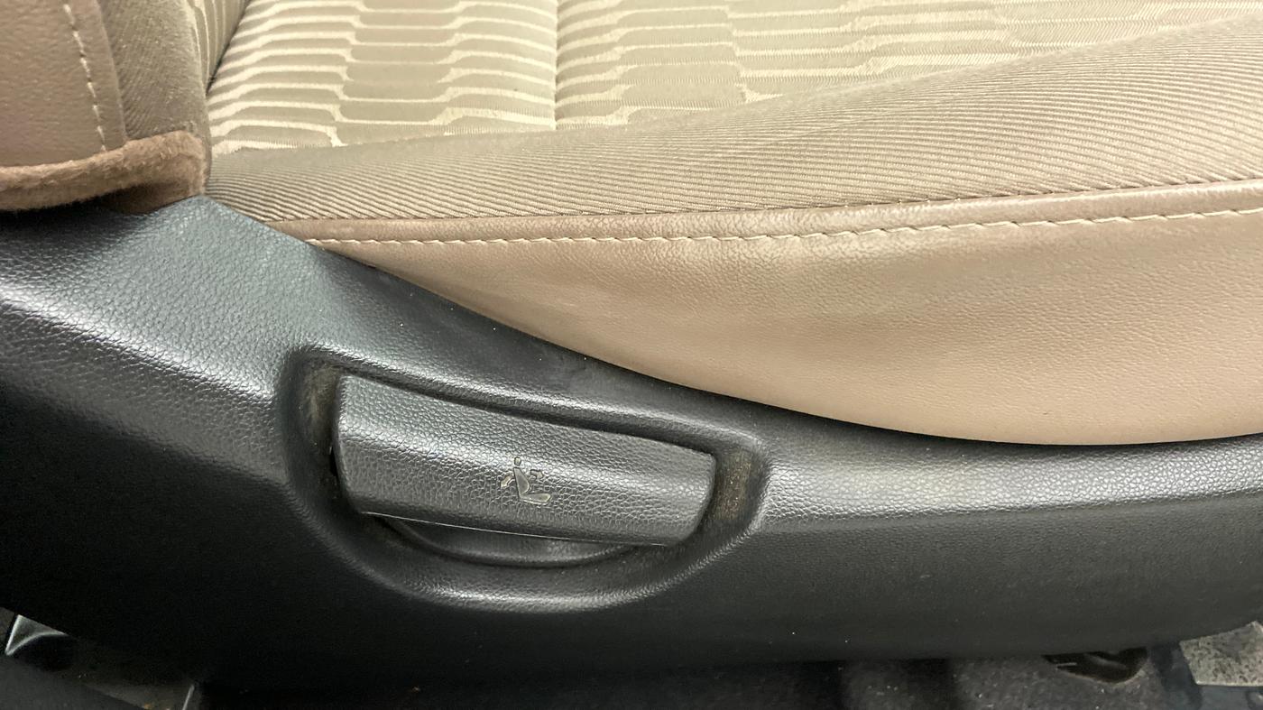 2018 Hyundai Xcent E PLUS, Petrol, Manual, 19,626 km, Driver Side Adjustment Panel