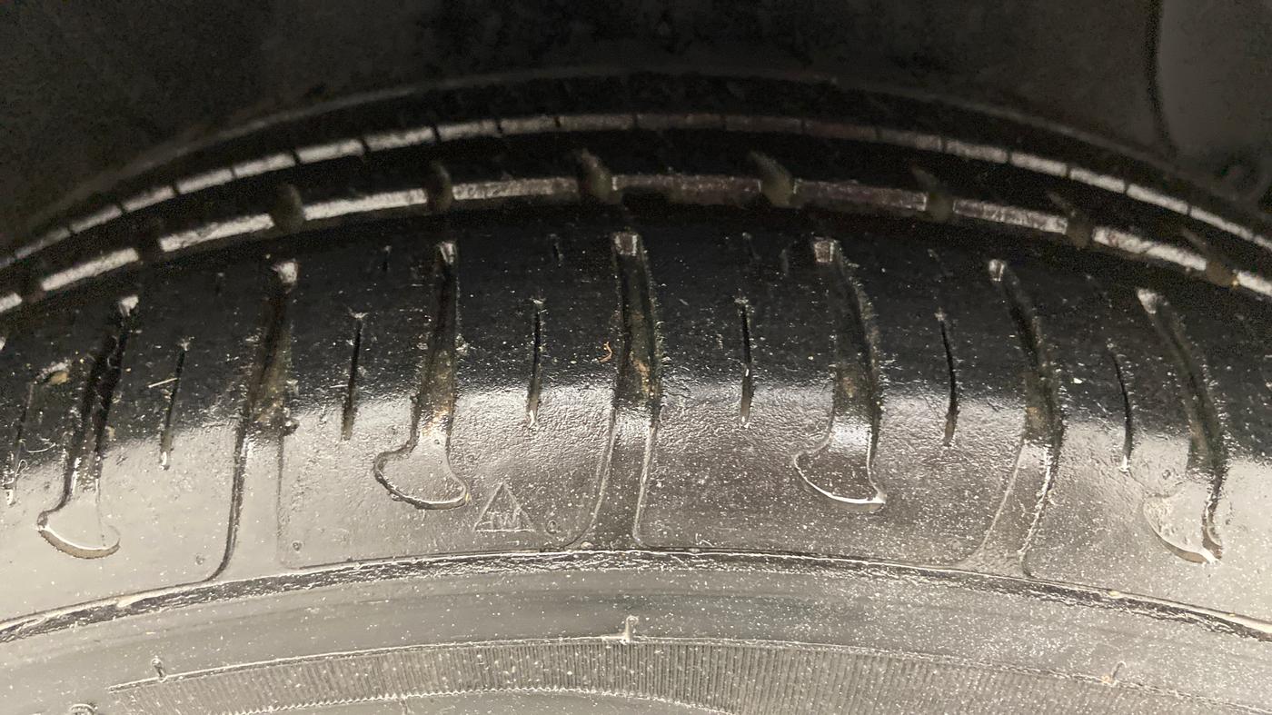 2018 Hyundai Xcent E PLUS, Petrol, Manual, 19,626 km, Right Front Tyre Tread