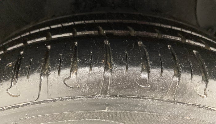 2018 Hyundai Xcent E PLUS, Petrol, Manual, 19,626 km, Right Front Tyre Tread