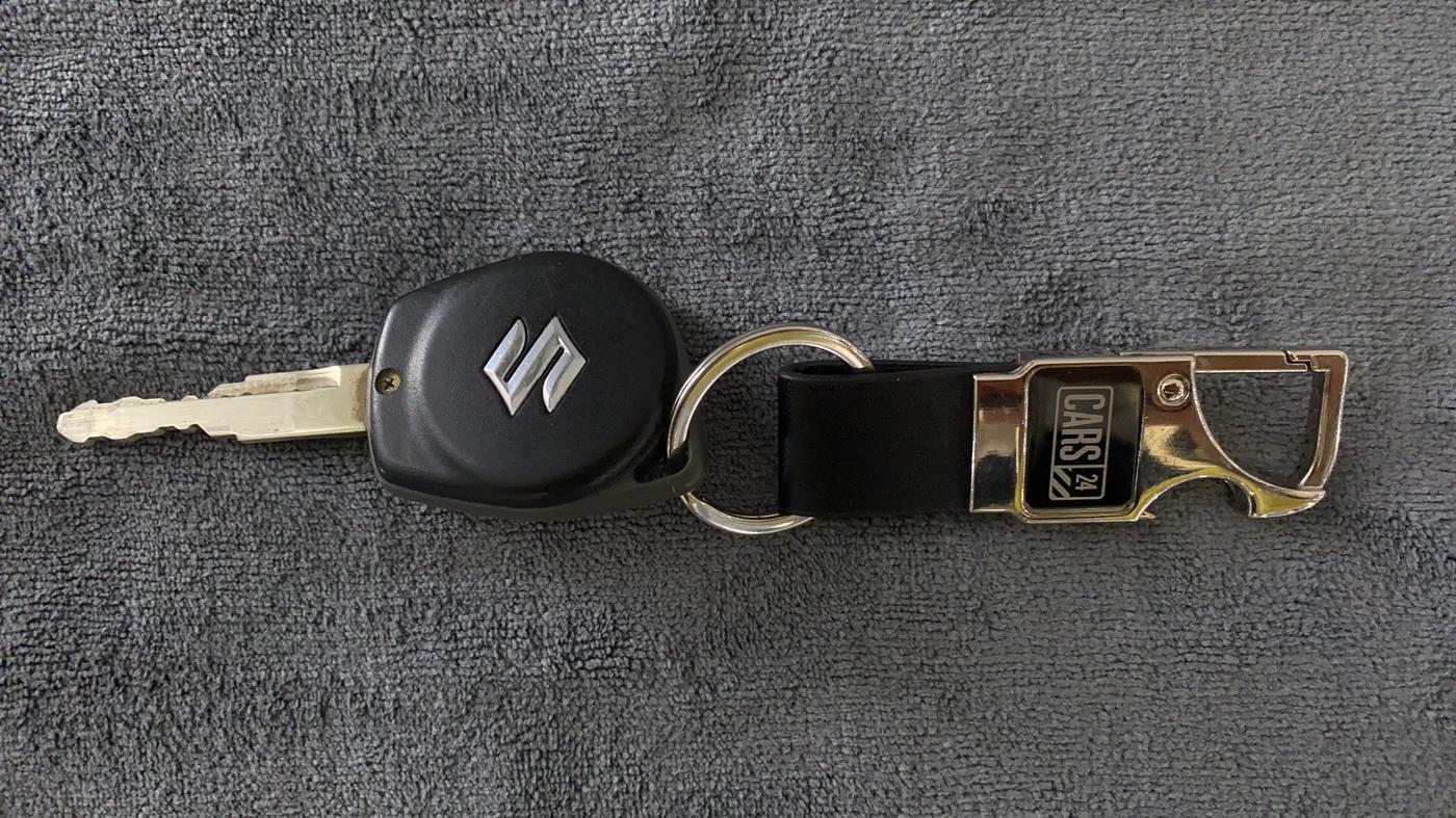 2018 Maruti Dzire VDI, Diesel, Manual, 57,143 km, Key Close Up
