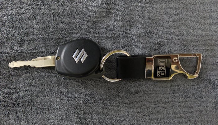 2018 Maruti Dzire VDI, Diesel, Manual, 57,143 km, Key Close Up