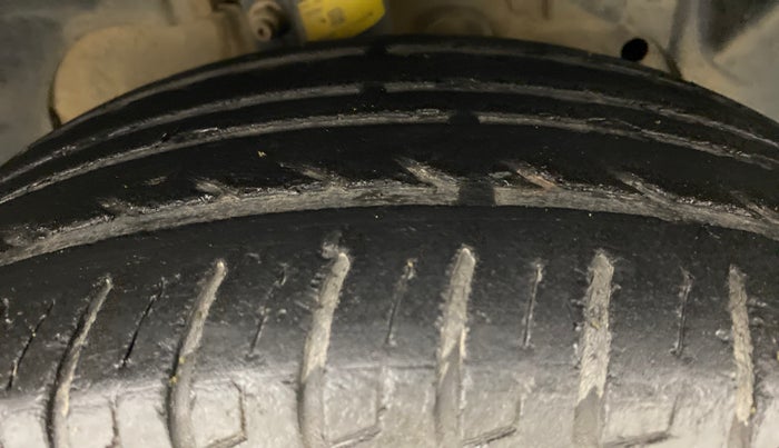 2015 Ford Ecosport TITANIUM 1.5L PETROL AT, Petrol, Automatic, 50,279 km, Right Front Tyre Tread