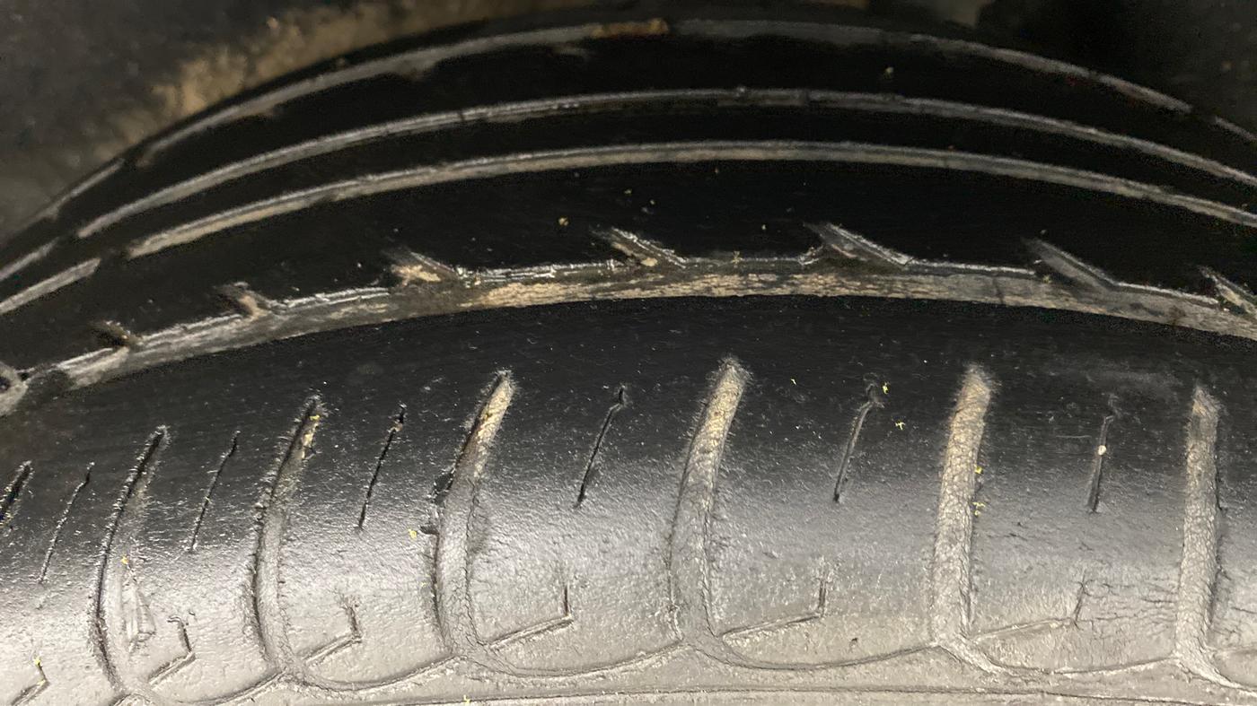 2015 Ford Ecosport TITANIUM 1.5L PETROL AT, Petrol, Automatic, 50,279 km, Left Rear Tyre Tread