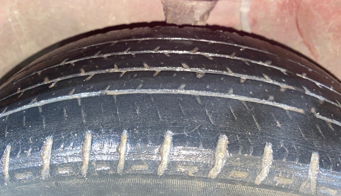 2014 Maruti Alto K10 LXI, Petrol, Manual, 31,311 km, Left Front Tyre Tread