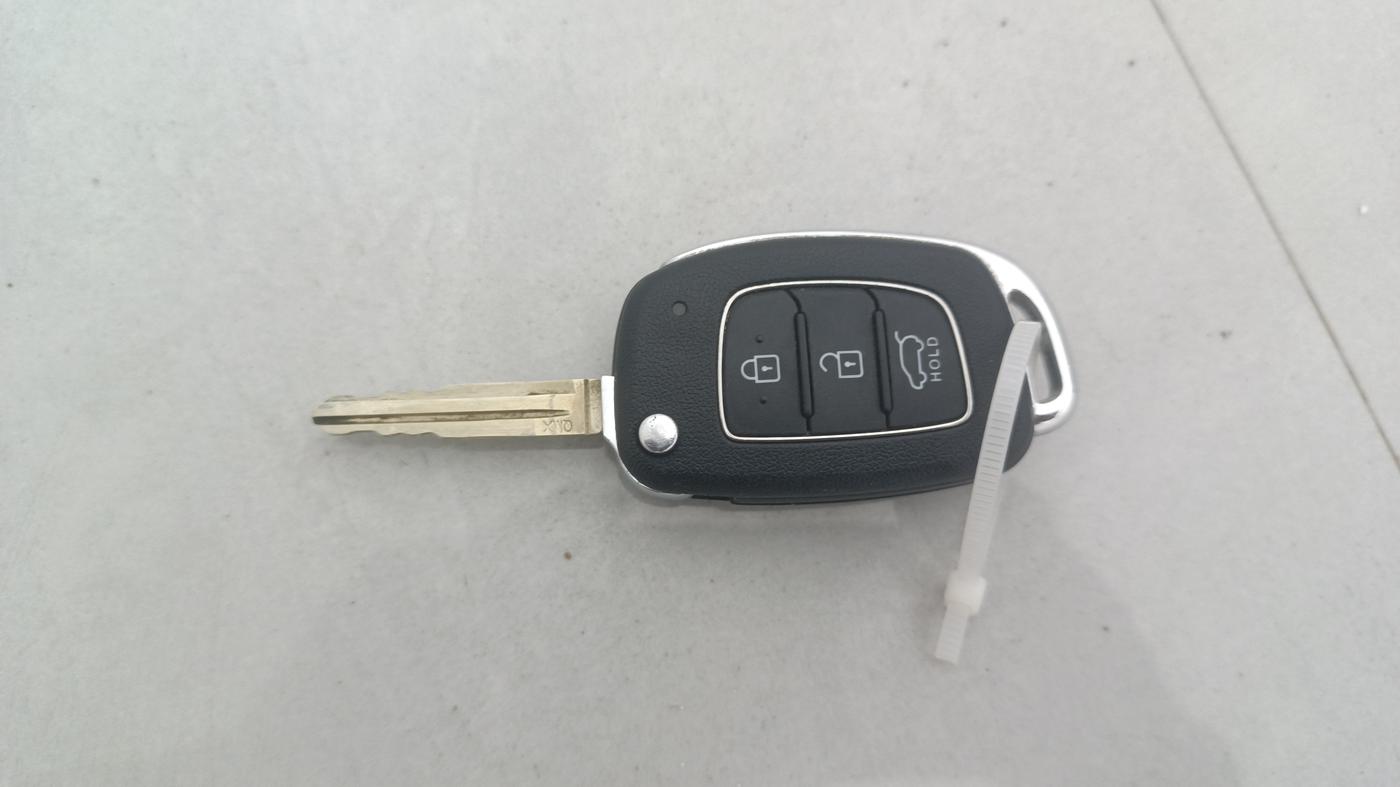 2022 Hyundai NEW I20 SPORTZ 1.2 MT DUAL TONE, Petrol, Manual, 20,546 km, Key Close Up