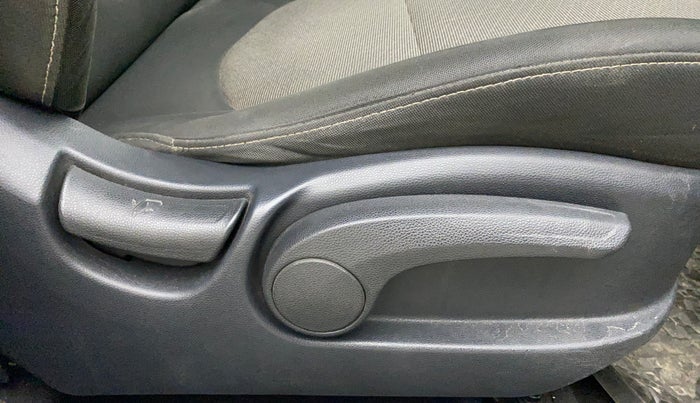 2017 Hyundai Creta SX PLUS 1.6 PETROL, Petrol, Manual, 90,228 km, Driver Side Adjustment Panel