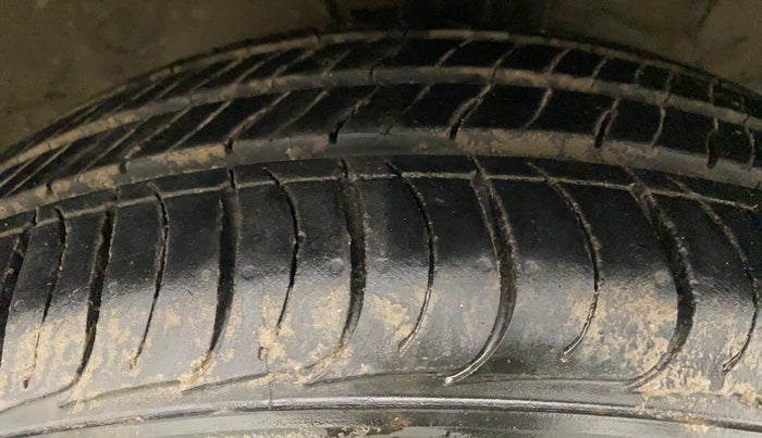 2017 Hyundai Creta SX PLUS 1.6 PETROL, Petrol, Manual, 90,228 km, Right Front Tyre Tread
