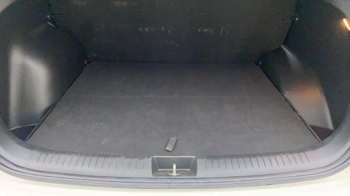 2017 Hyundai Creta SX PLUS 1.6 PETROL, Petrol, Manual, 90,228 km, Boot Inside